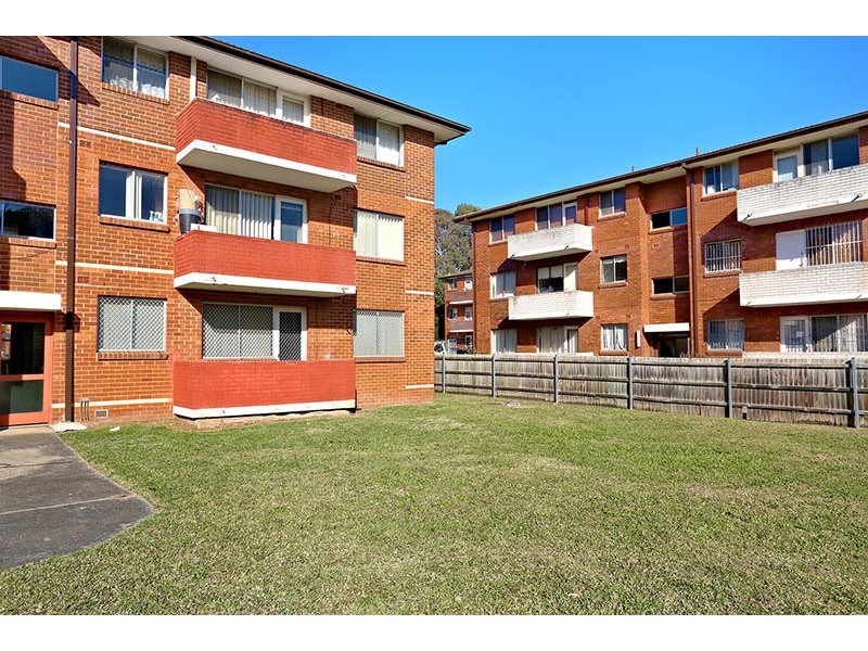 5/192 Sandal Crescent, Carramar NSW 2163