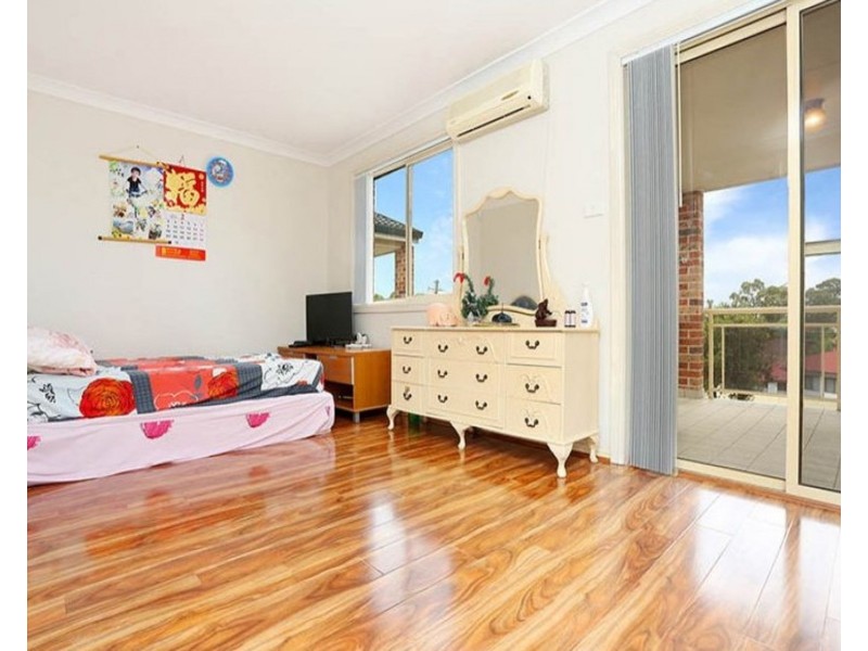 12a Oxley Street, Fairfield NSW 2165