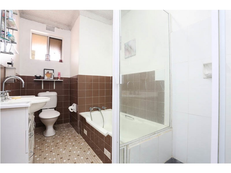 6/168 Sandal Crescent, Carramar NSW 2163