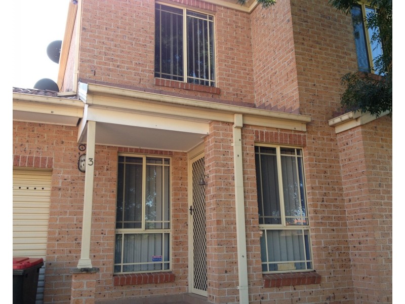 3/27 Rogan Crescent, Wakeley NSW 2176