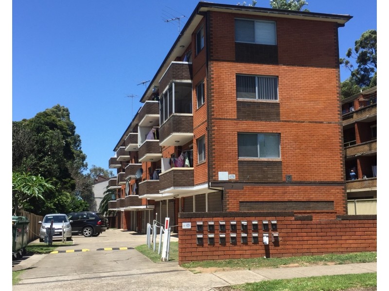 8/7 Lackey Street, Fairfield NSW 2165