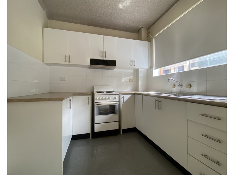 8/7 Lackey Street, Fairfield NSW 2165