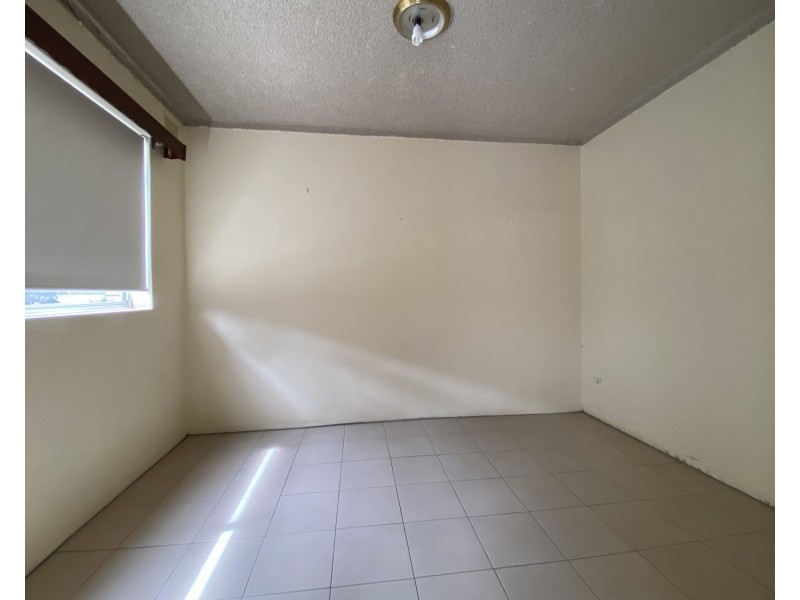 8/7 Lackey Street, Fairfield NSW 2165