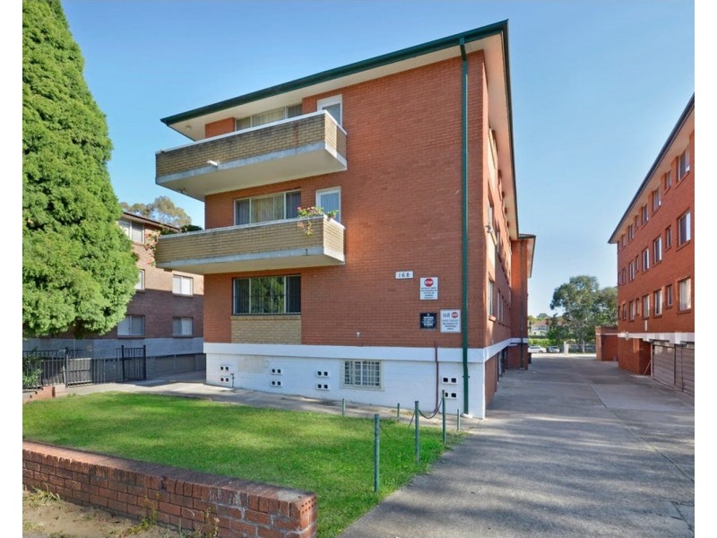8/168 Sandal Crescent, Carramar NSW 2163