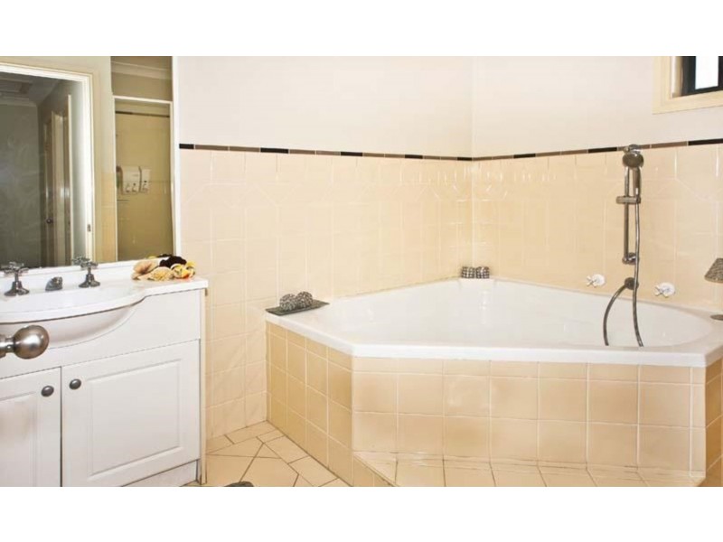 Bossley Park NSW 2176