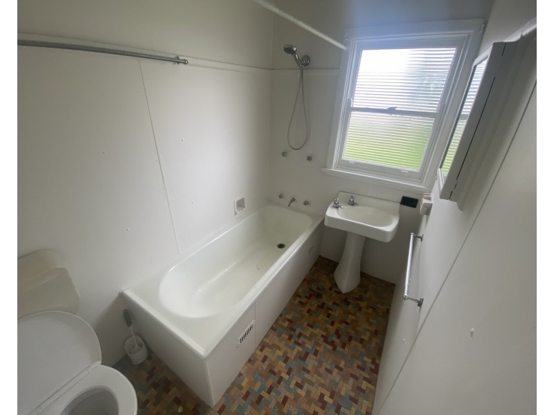 305 Hamilton Road, Fairfield West NSW 2165