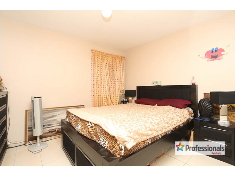 32/127 The Crescent Street, Fairfield NSW 2165