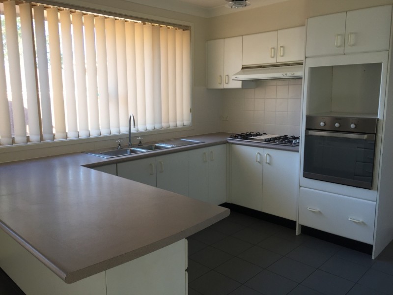 17 Opal Place, Bossley Park NSW 2176