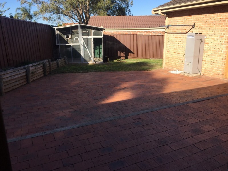 17 Opal Place, Bossley Park NSW 2176