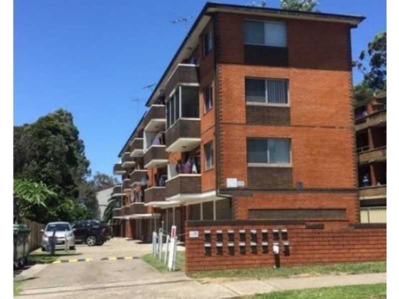 8/7 Lackey Street, Fairfield NSW 2165