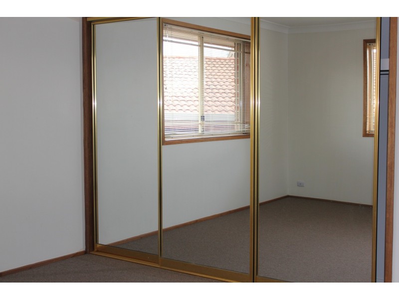 5 Erina Place, Bossley Park NSW 2176