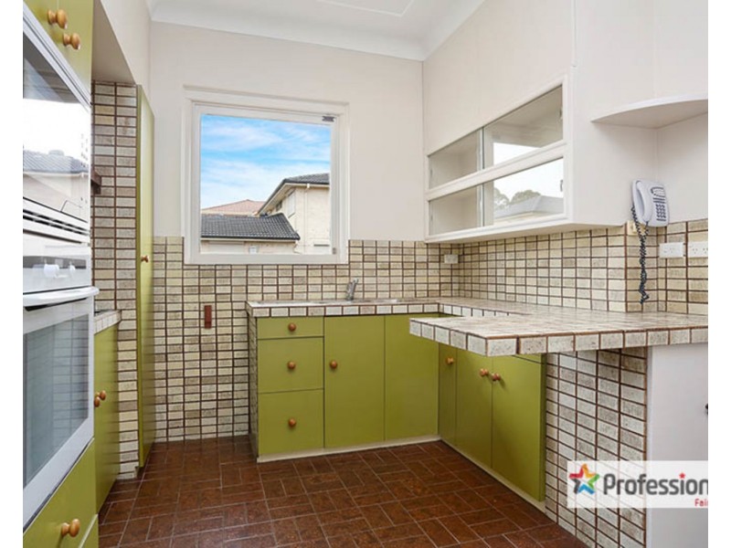 2-10 Yeronga Close, St Johns Park NSW 2176