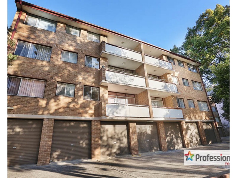 14/127 The Crescent, Fairfield NSW 2165