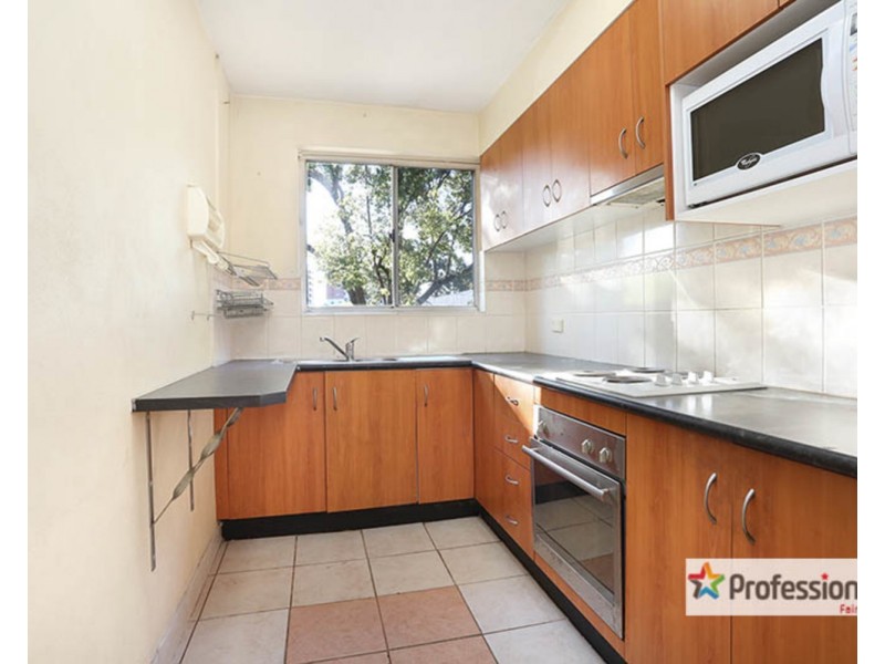 14/127 The Crescent, Fairfield NSW 2165