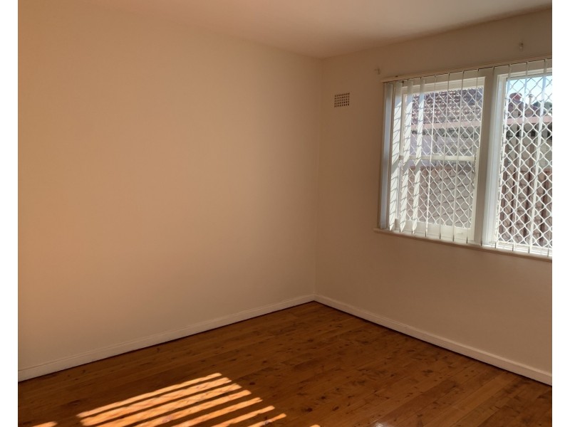 2/242 Fairfield Street, Fairfield NSW 2165