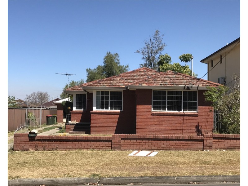 107 Nelson Street, Fairfield NSW 2165