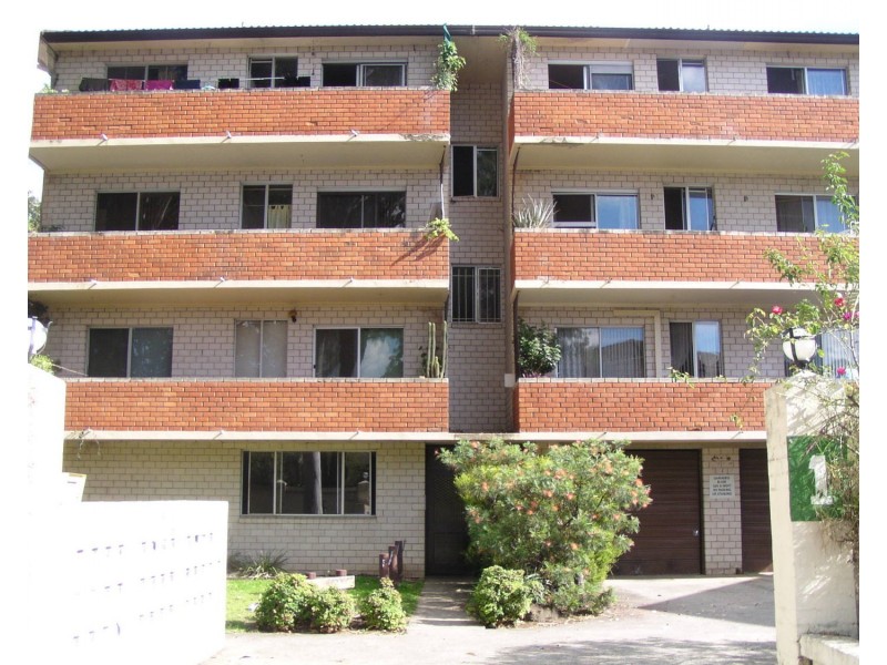 6/1 Waterside Crescent, Carramar NSW 2163