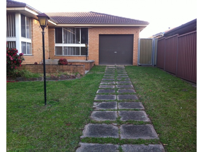 5 Nesbitt Place, Prairiewood NSW 2176