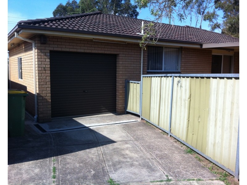 5 Nesbitt Place, Prairiewood NSW 2176