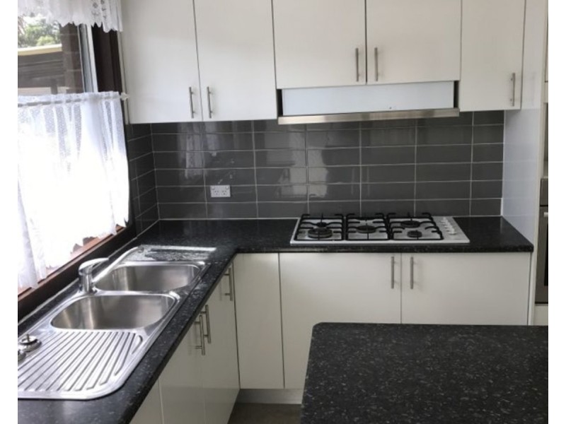 8 Stromlo Street, Bossley Park NSW 2176