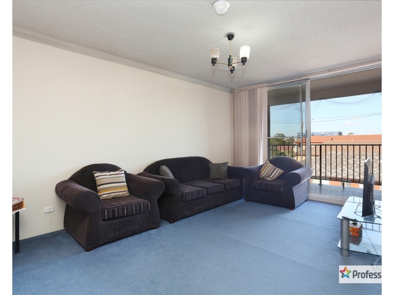 8/56 Wrentmore Street, Fairfield NSW 2165