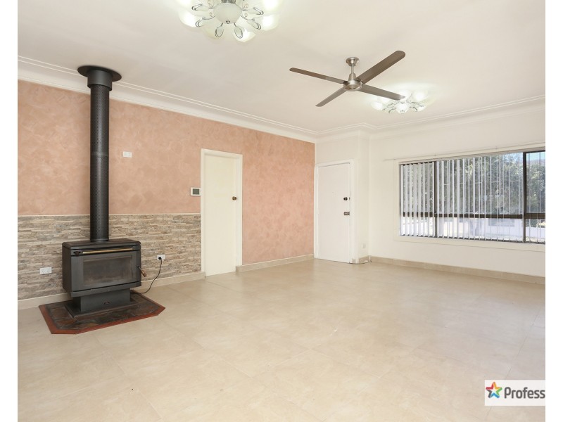 14 Benelong Avenue, Smithfield NSW 2164