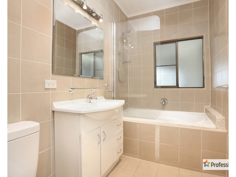 14 Benelong Avenue, Smithfield NSW 2164