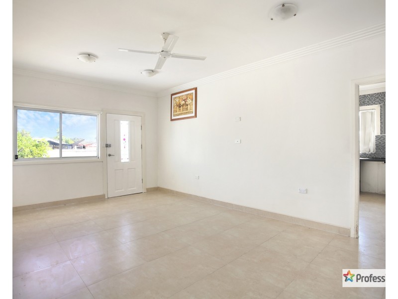 14 Benelong Avenue, Smithfield NSW 2164