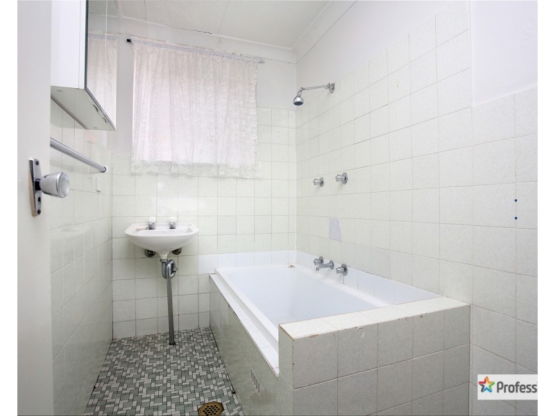 1/65 Smart Street, Fairfield NSW 2165