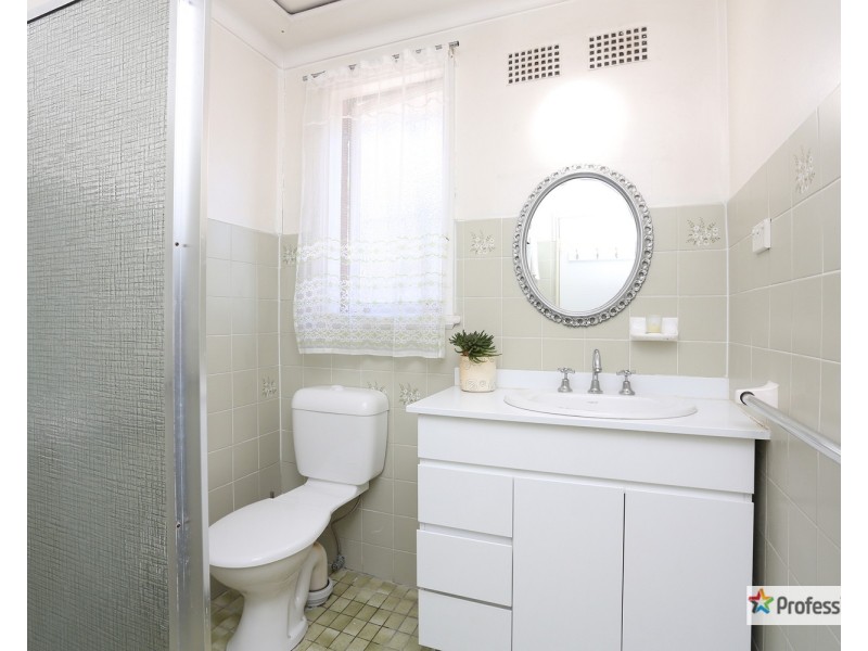 2 Stacey Street, Fairfield West NSW 2165