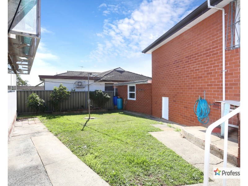 2 Stacey Street, Fairfield West NSW 2165