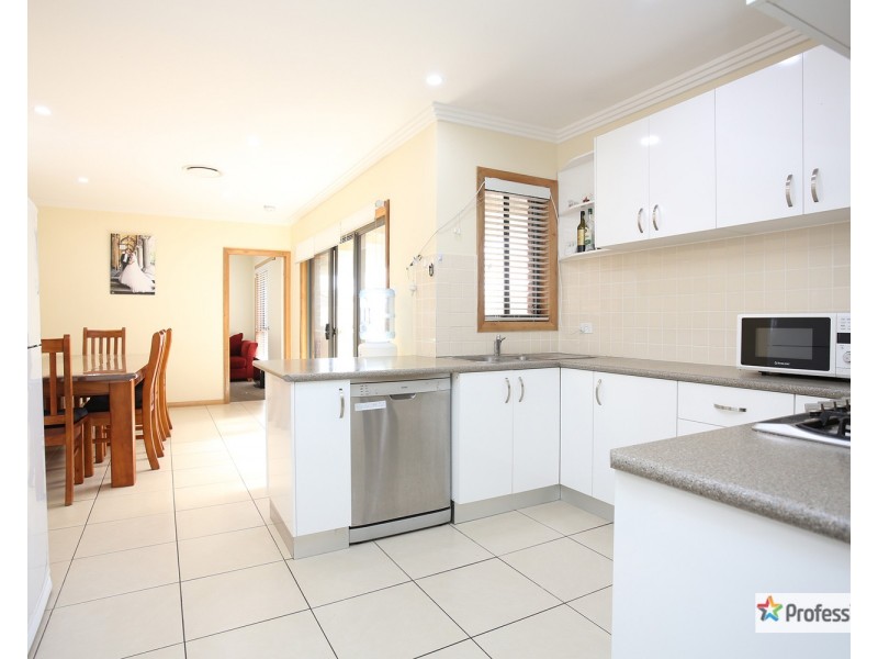 10 Slender Avenue, Smithfield NSW 2164