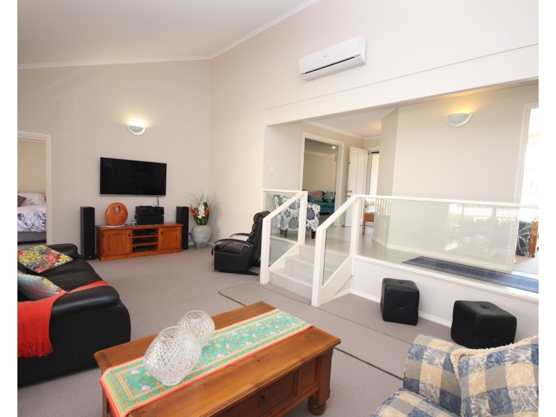 8 Lutea Place, Forster NSW 2428