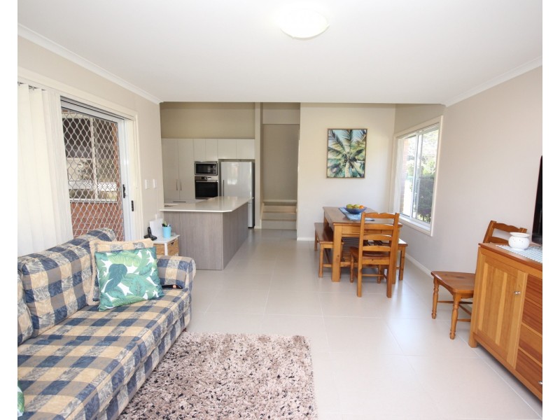 8 Lutea Place, Forster NSW 2428