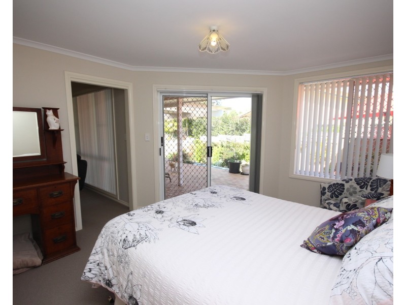 8 Lutea Place, Forster NSW 2428