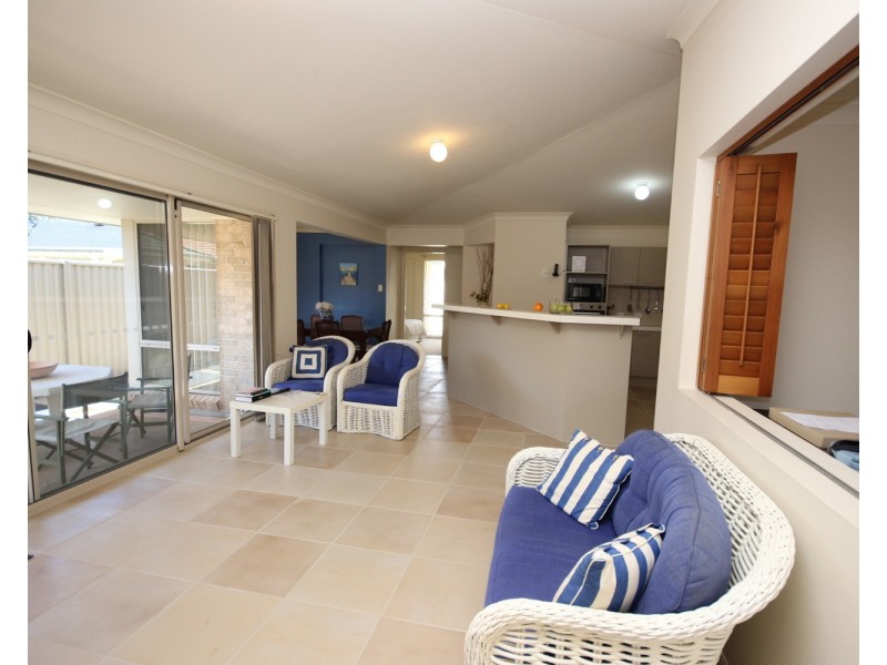 9 Nakara Court, Forster NSW 2428