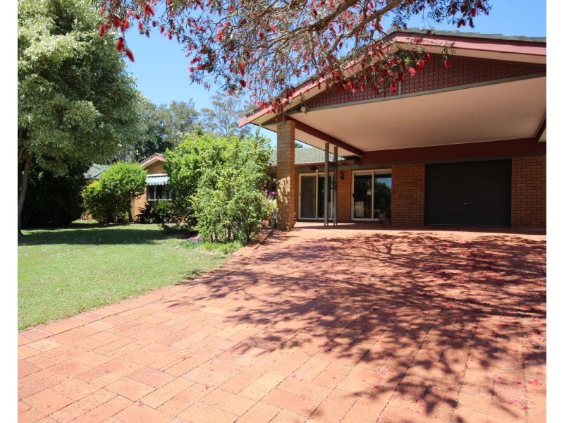 6 Endeavour Court, Forster NSW 2428