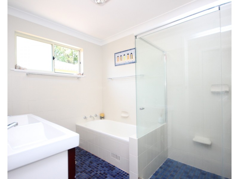 6 Endeavour Court, Forster NSW 2428