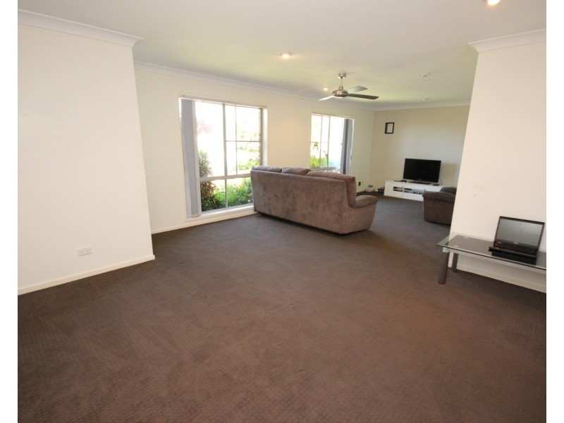 33 Carribean Avenue, Forster NSW 2428