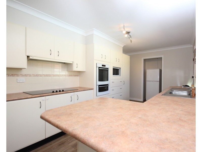 6 Endeavour Court, Forster NSW 2428