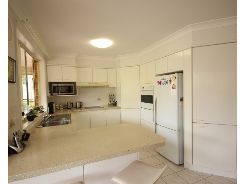 2/3 Paruna Court, Forster NSW 2428