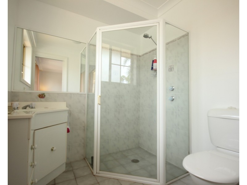 2/3 Paruna Court, Forster NSW 2428