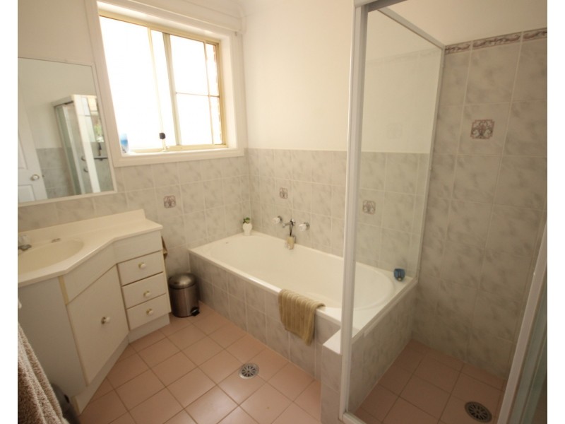 2/3 Paruna Court, Forster NSW 2428