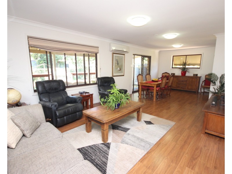 16 Tree View Place, Forster NSW 2428