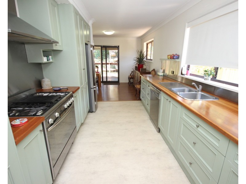 16 Tree View Place, Forster NSW 2428