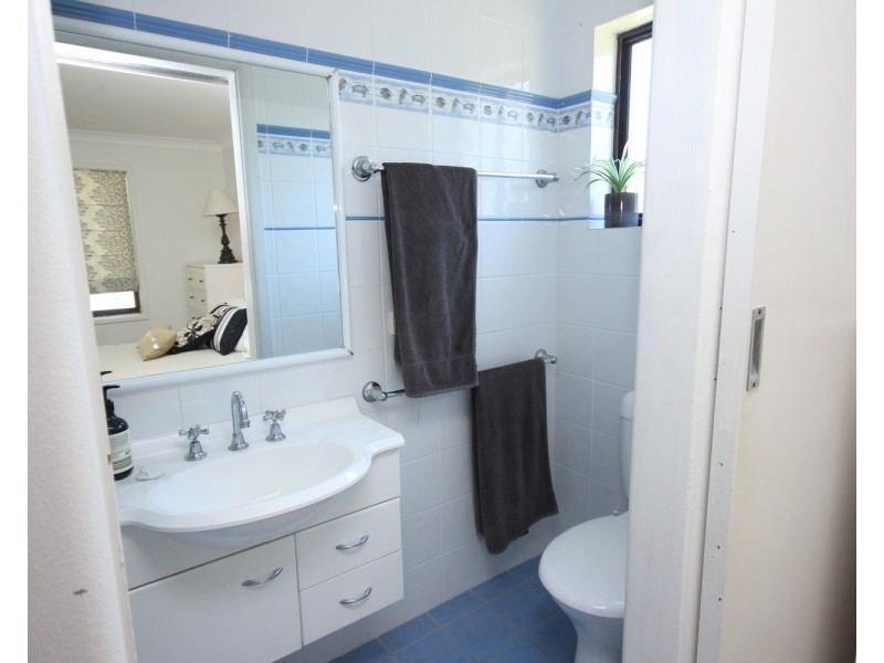 16 Tree View Place, Forster NSW 2428