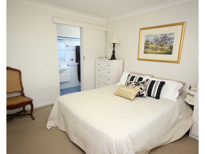 16 Tree View Place, Forster NSW 2428