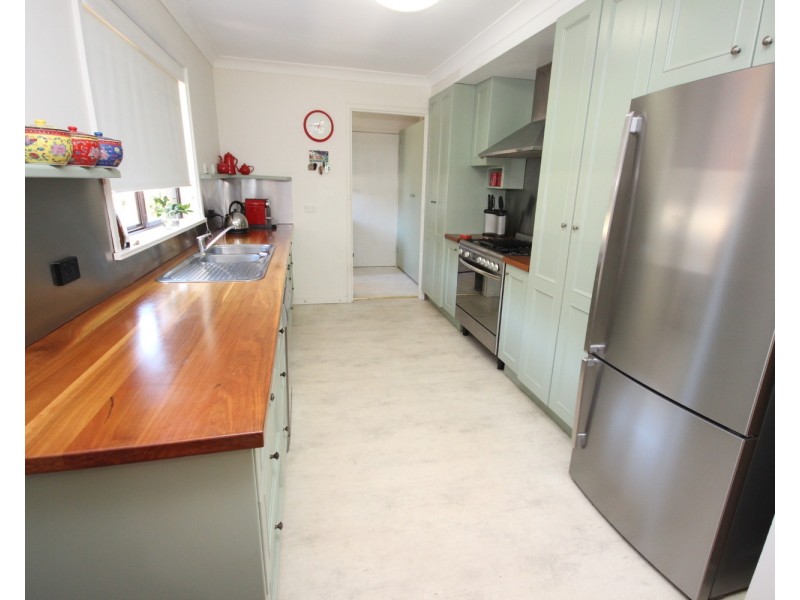 16 Tree View Place, Forster NSW 2428