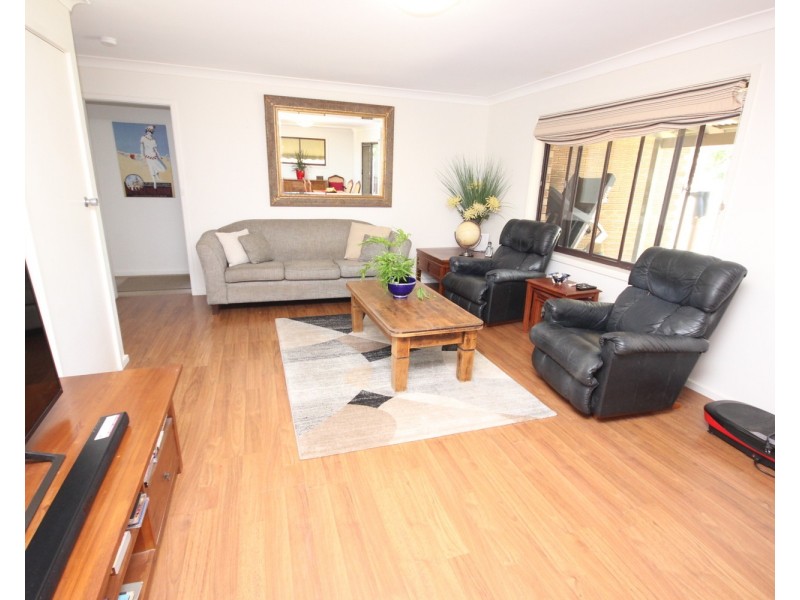 16 Tree View Place, Forster NSW 2428