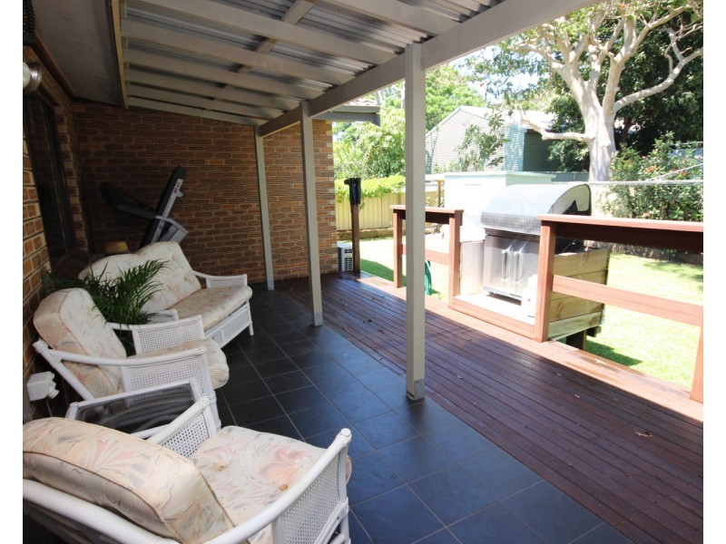 16 Tree View Place, Forster NSW 2428